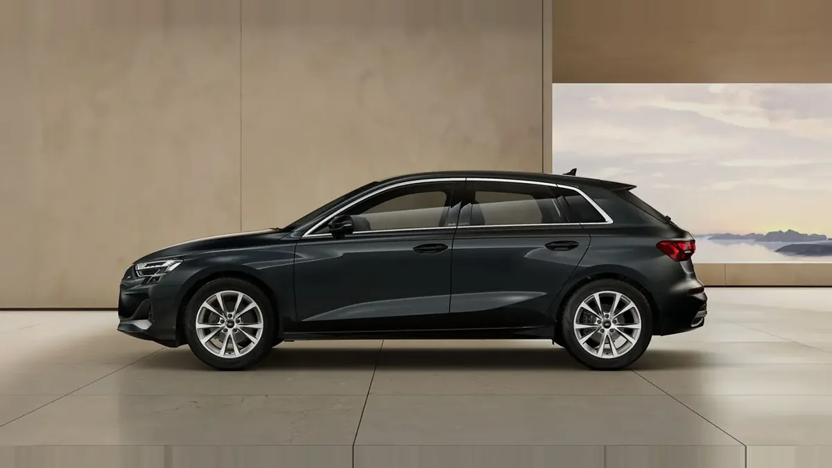 Audi A3 Sportback Advanced TFSI S Tronic en renting en Barcelona — Trasera