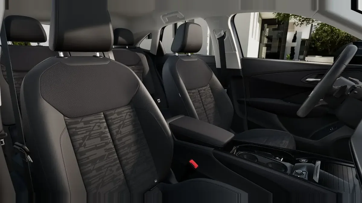 Audi Q3 Sportback Advanced TDI 110kW S Tronic en renting en Barcelona — vista 8