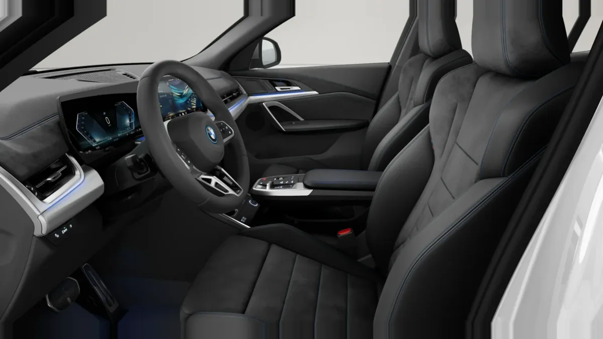 BMW ix2 eDrive20 en renting en Barcelona — Interior