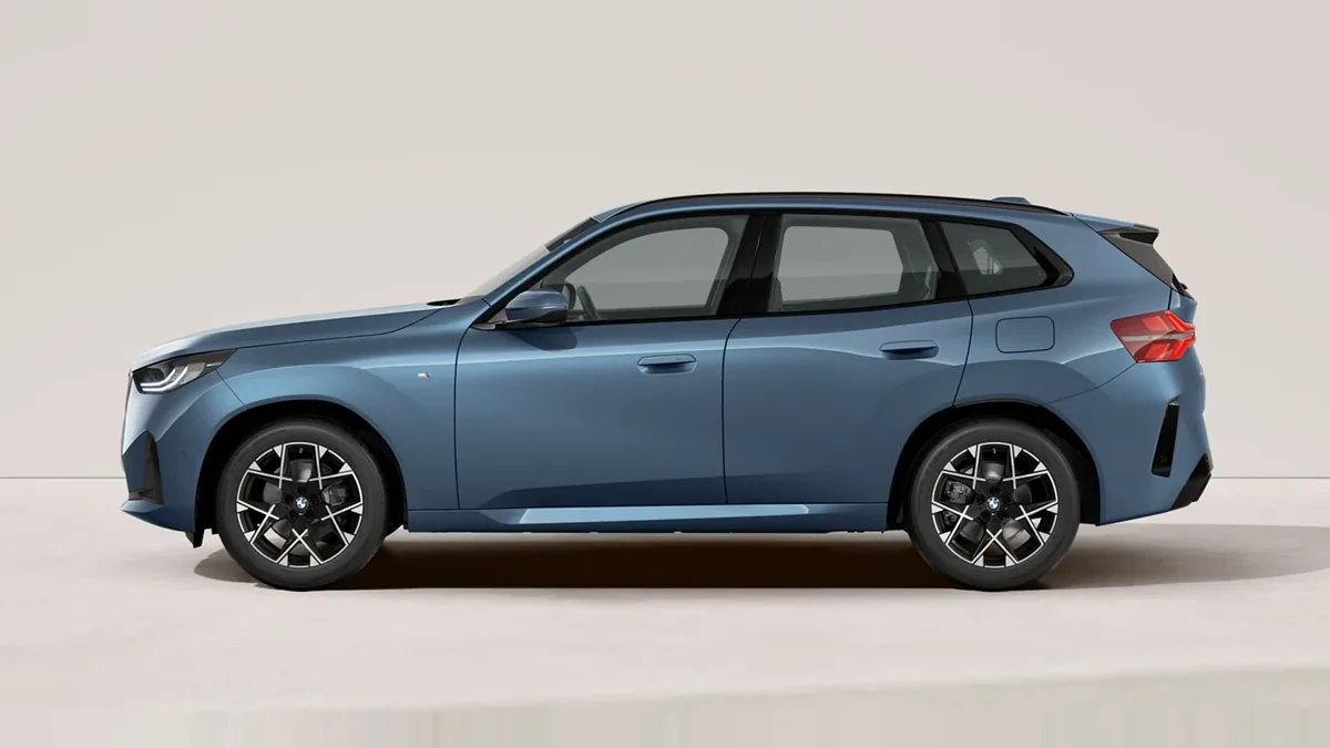 BMW X3 20d xDrive en renting en Barcelona — Lateral