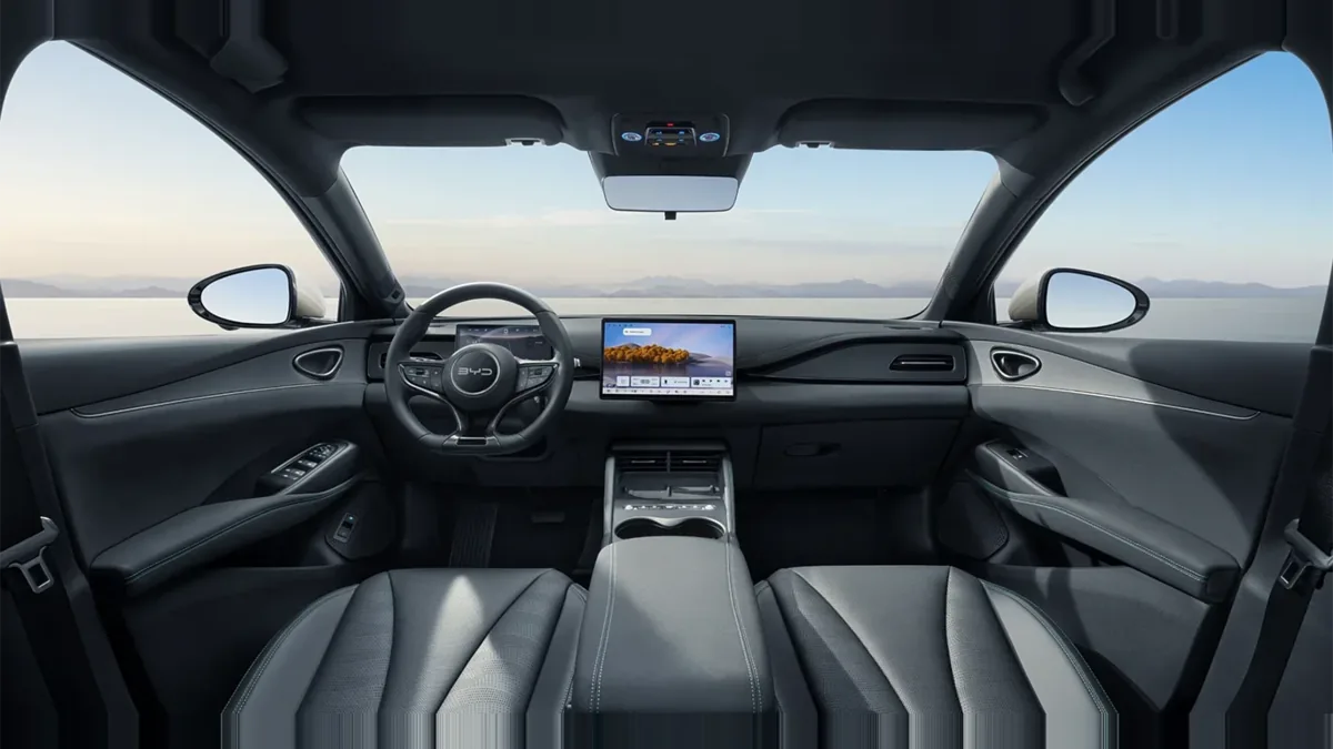 BYD Seal U DM-I Comfort en renting en Barcelona — Trasera