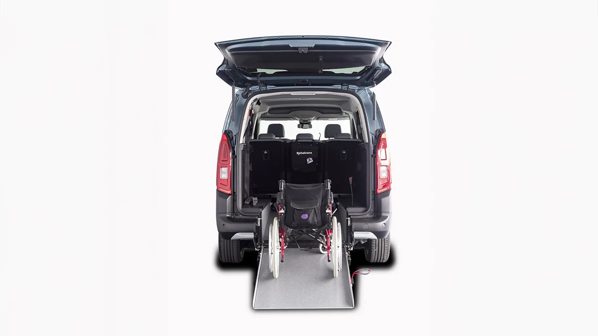 Citroën Berlingo Talla XL BlueHDi 100 YOU L2 N1 Adaptado en renting en Barcelona — Trasera
