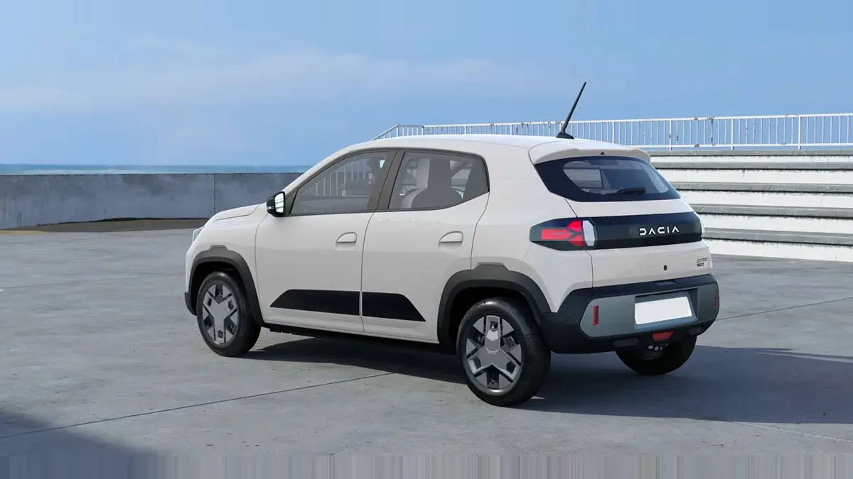 Dacia Spring Expression Electric 33kW (45CV) en renting en Barcelona — Trasera