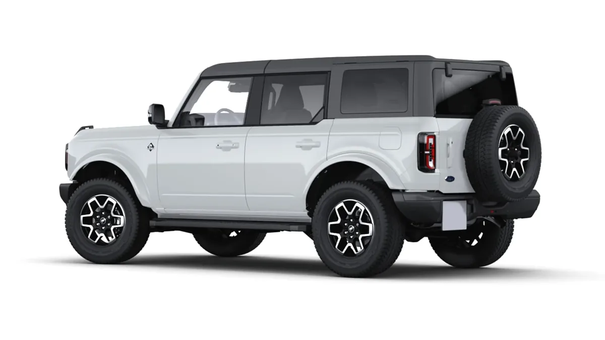 Ford Bronco Outer Banks 2.7 EcoBoost V6 335CV en renting en Barcelona — Trasera