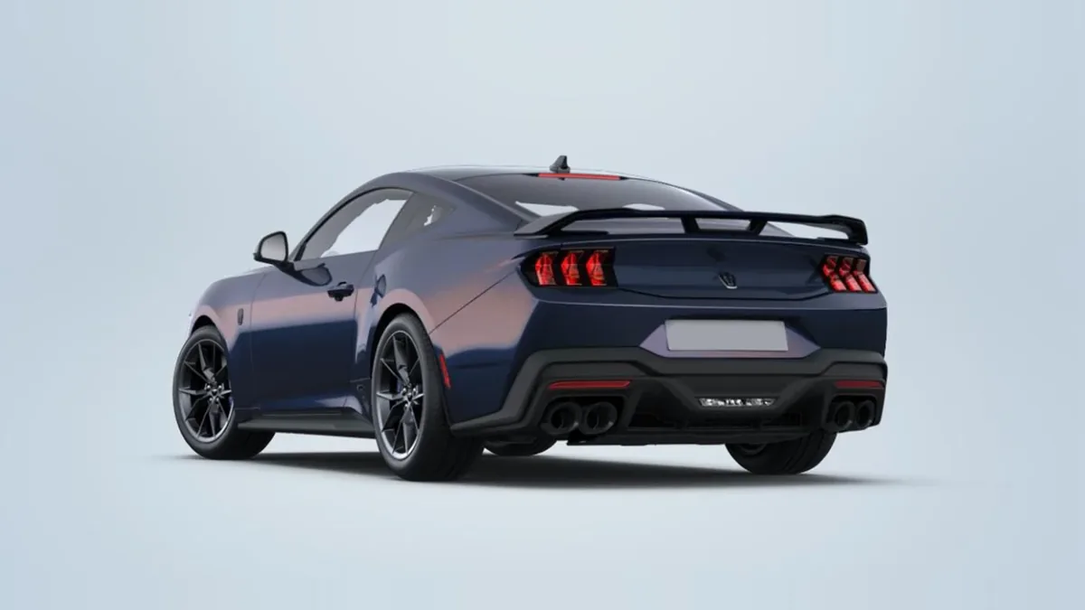 Ford Mustang 5.0 Ti-VCT V8 Mustang Dark House AT en renting en Barcelona — Trasera