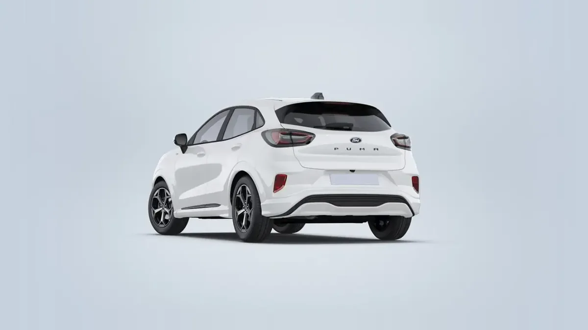 Ford Puma Titanium Ecoboost MHEV 125CV II en renting en Barcelona — Trasera