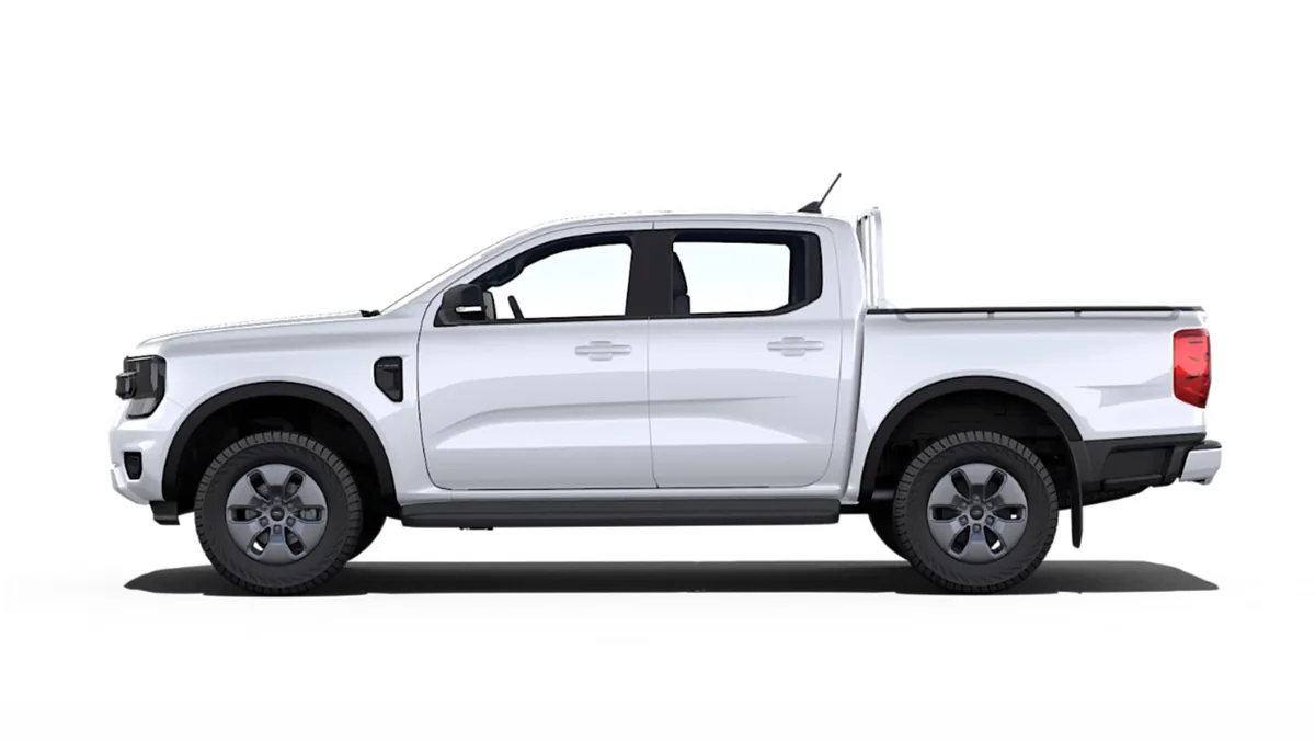 Ford Ranger XLT Doble Cabina 2.3 TVCT PHEV 280CV Automática II en renting en Barcelona — Lateral