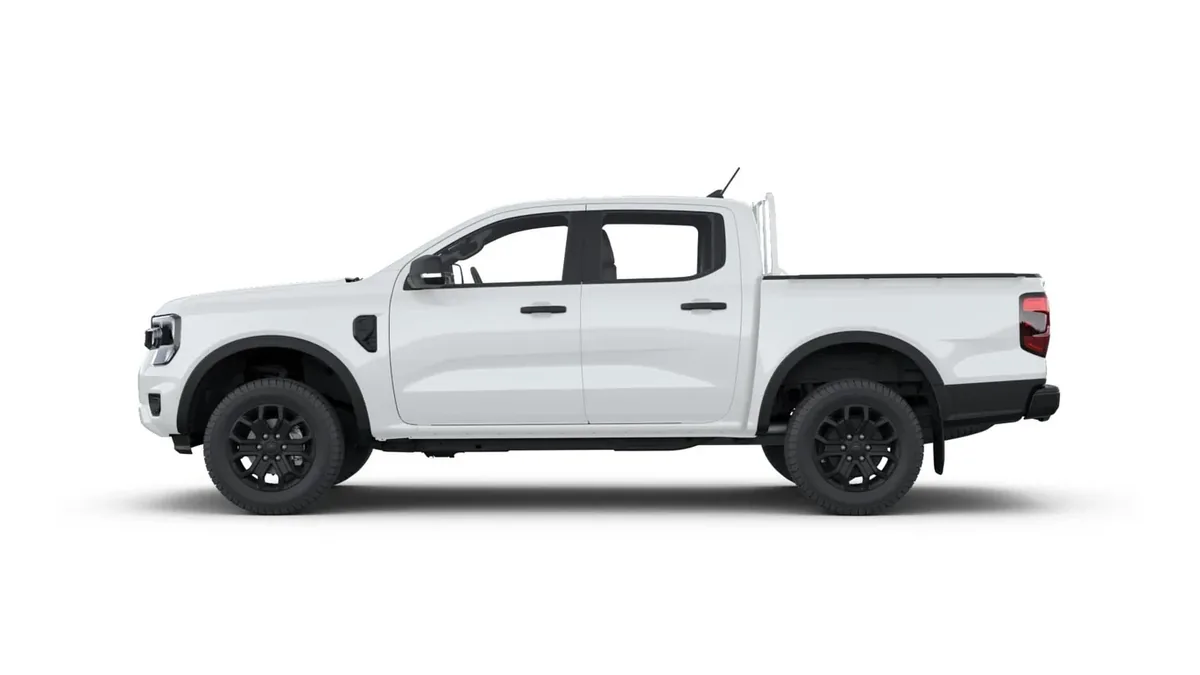 Ford Ranger XLT Doble Cabina 3.0 EcoBlue 240CV en renting en Barcelona — Lateral