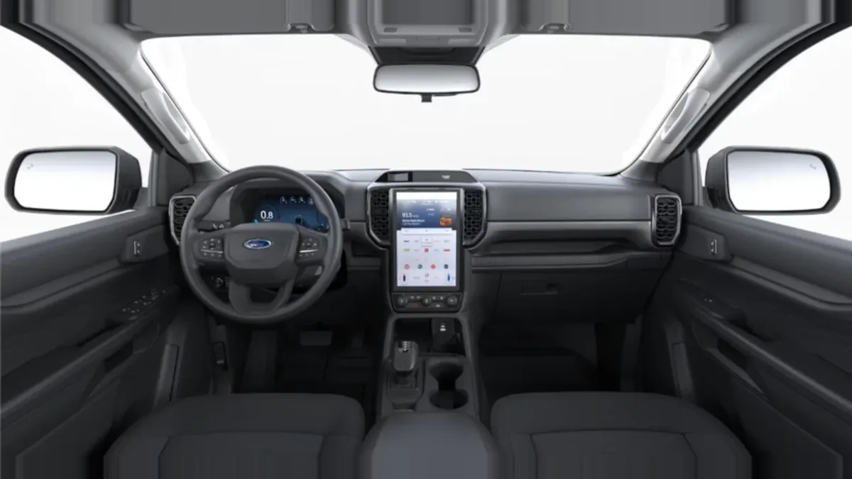 Ford Ranger XLT Doble Cabina 3.0 EcoBlue V6 240CV Automático en renting en Barcelona — Delantera
