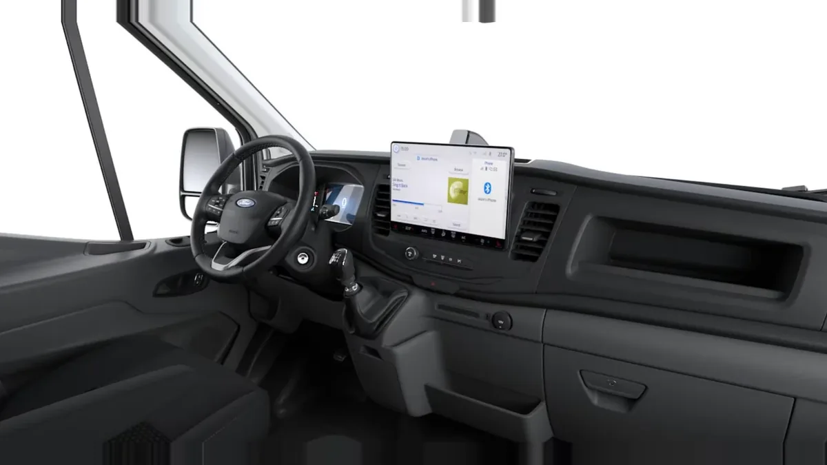 Ford TRANSIT 350 L2 Trend N1 EcoBlue 96kW FWD en renting en Barcelona — Delantera