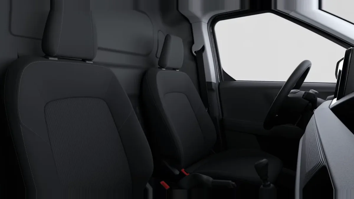 Ford TRANSIT COURIER VAN DIESEL 1.5  100 CV en renting en Barcelona — vista 6