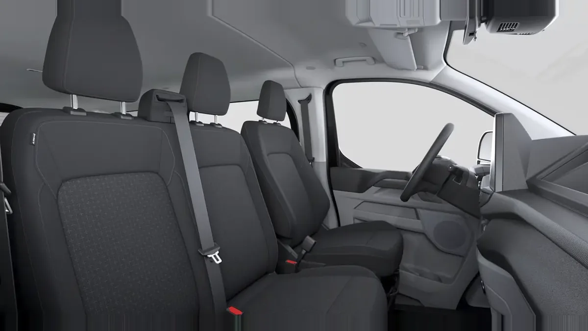 Ford Transit Custom Kombi 2.0 EcoBlue 136CV 320 L2 Trend II en renting en Barcelona — Interior