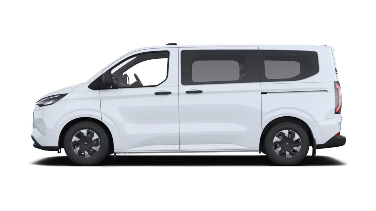 Ford TRANSIT CUSTOM  Kombi BEV 83kWh 100kW 340 L1 Trend en renting en Barcelona — Lateral