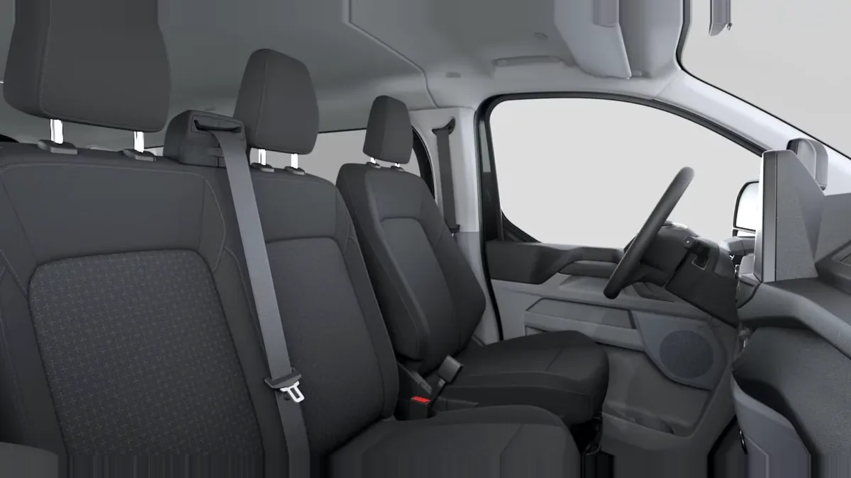 Ford TRANSIT CUSTOM  Kombi BEV 83kWh 100kW 340 L1 Trend en renting en Barcelona — vista 6