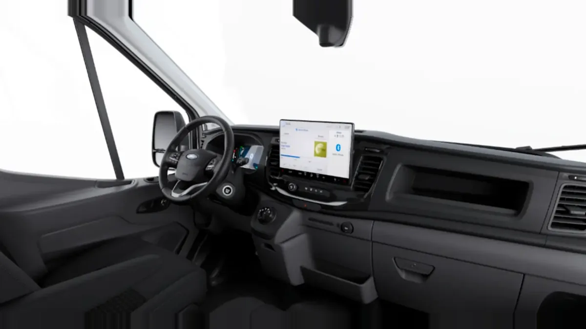 Ford Transit Van 350 L3 BEV Trend 184cv RWD II en renting en Barcelona — Delantera