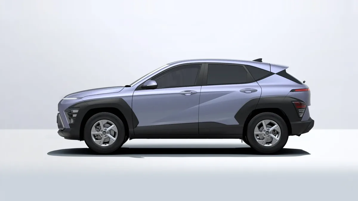 Hyundai Kona HEV 1.6GDI 138CV DT Maxx en renting en Barcelona — Lateral