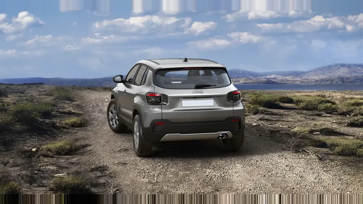 Jeep AVENGER E-HYBRID ALTITUDE en renting en Barcelona — Delantera