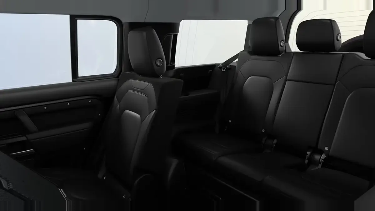 Land Rover Defender 3.0D I6 250S MHEV en renting en Barcelona — vista 6