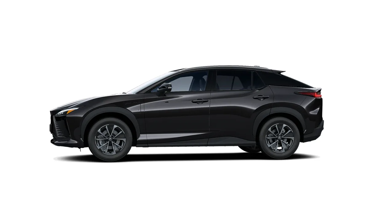 Lexus RZ 350e e-Premium Efficiency FWD 224CV en renting en Barcelona — Trasera