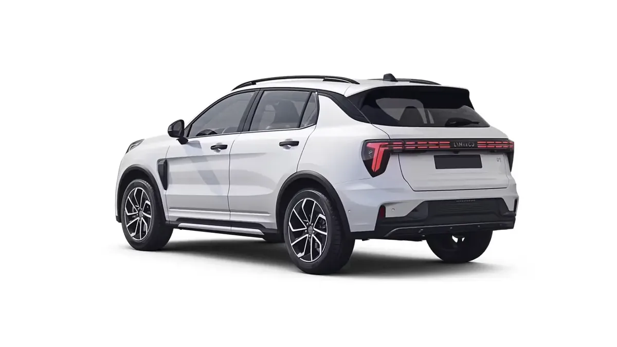 Lynk & Co 01 1.5 PHEV Core en renting en Barcelona — Trasera