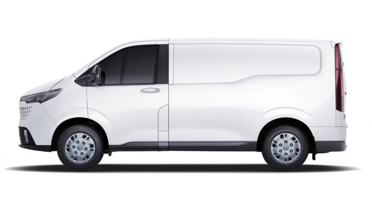 Maxus Deliver 7 Furgón 2.0D L2H1 150 (MERCANCÍAS TERCEROS) en renting en Barcelona — Trasera