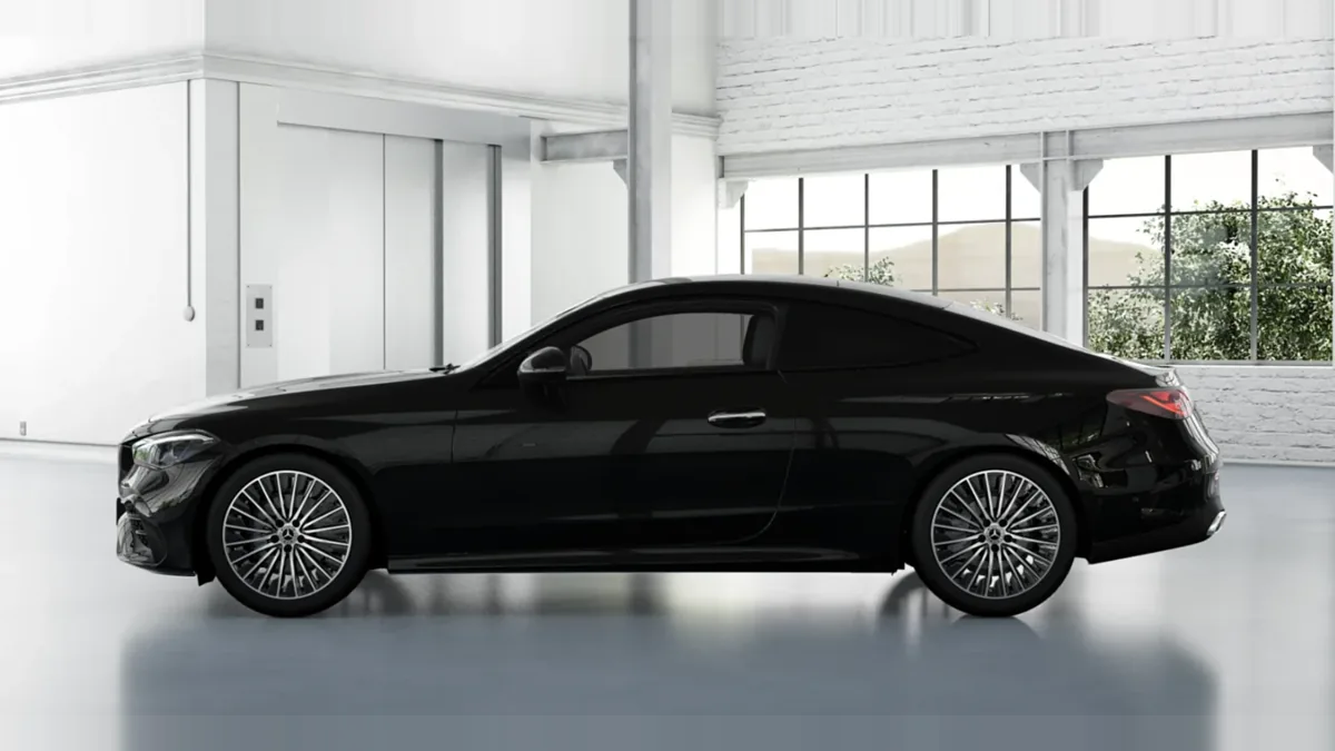 Mercedes-Benz CLE 220d Coupé en renting en Barcelona — Lateral