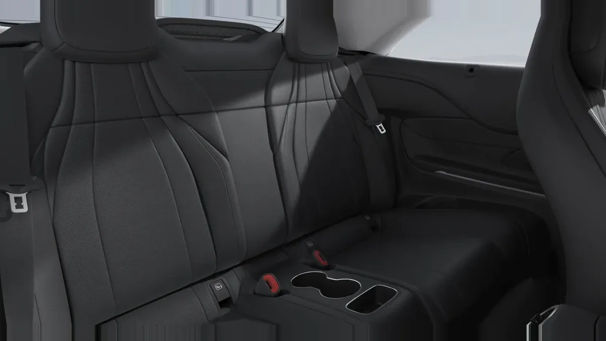 Mercedes-Benz CLE Cabrio 200D en renting en Barcelona — vista 6