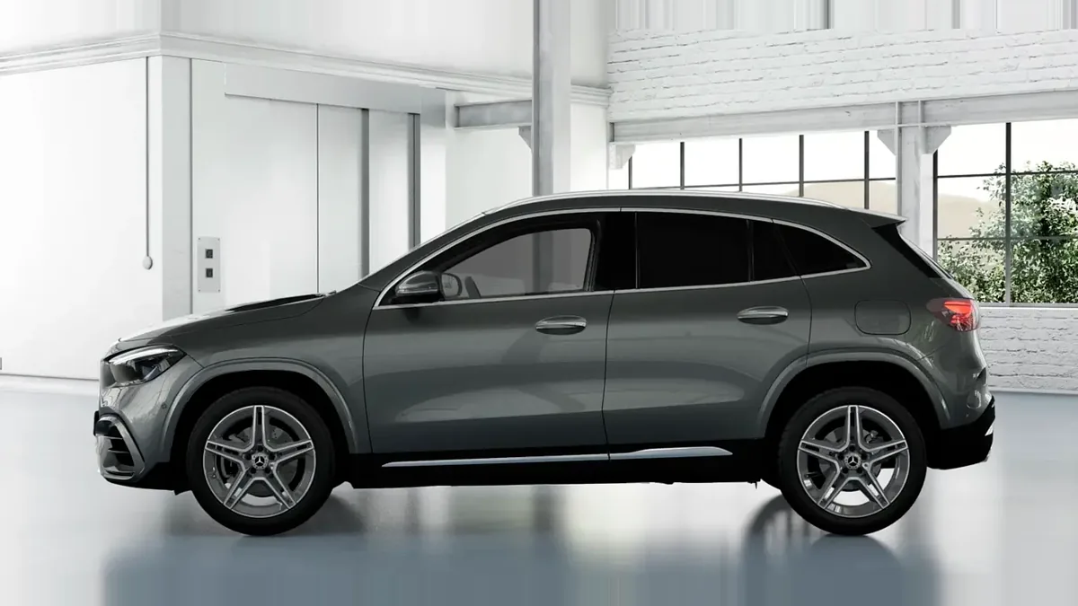 Mercedes-Benz GLA 200d ATH en renting en Barcelona — Lateral