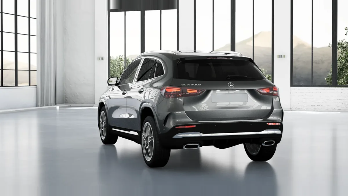Mercedes-Benz GLA 200d ATH en renting en Barcelona — Trasera