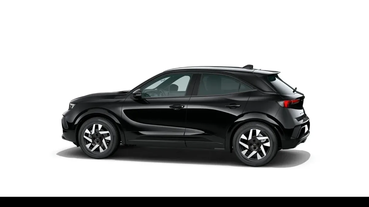 Opel Mokka 1.2 T XHT Hybrid eDCT6 GS en renting en Barcelona — Lateral