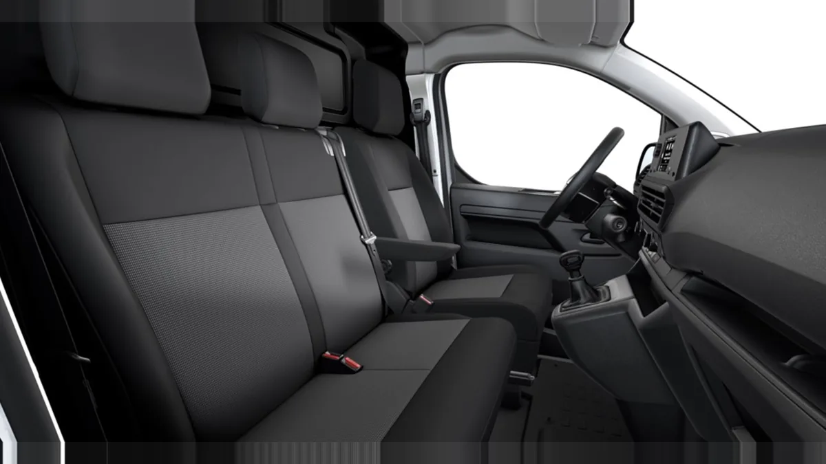 Peugeot Expert Furgón Standard BlueHDi S&S en renting en Barcelona — Interior