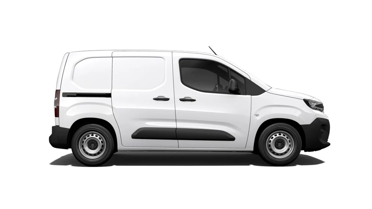 Peugeot Partner Furgón M Diésel 100CV Man en renting en Barcelona — vista 6
