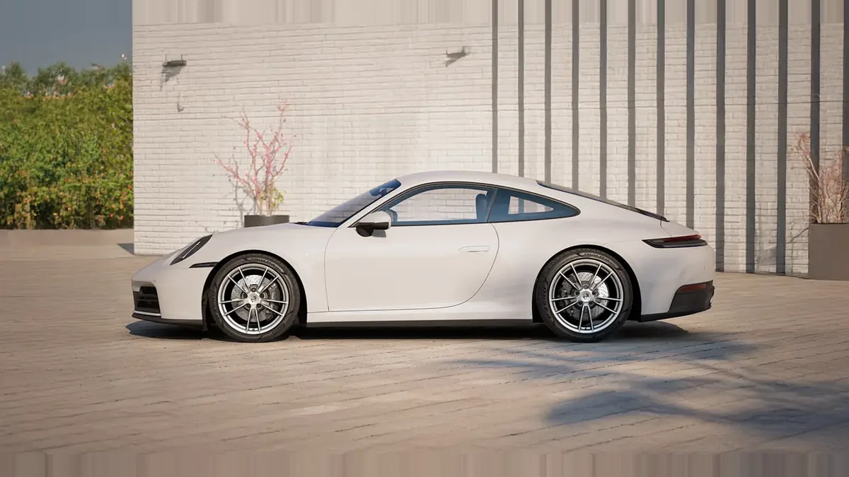 Porsche 911 Carrera en renting en Barcelona — Lateral