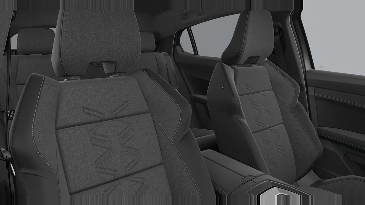 Renault RAFALE TECHNO E-TECH FULL HYBRID 200CV en renting en Barcelona — Interior
