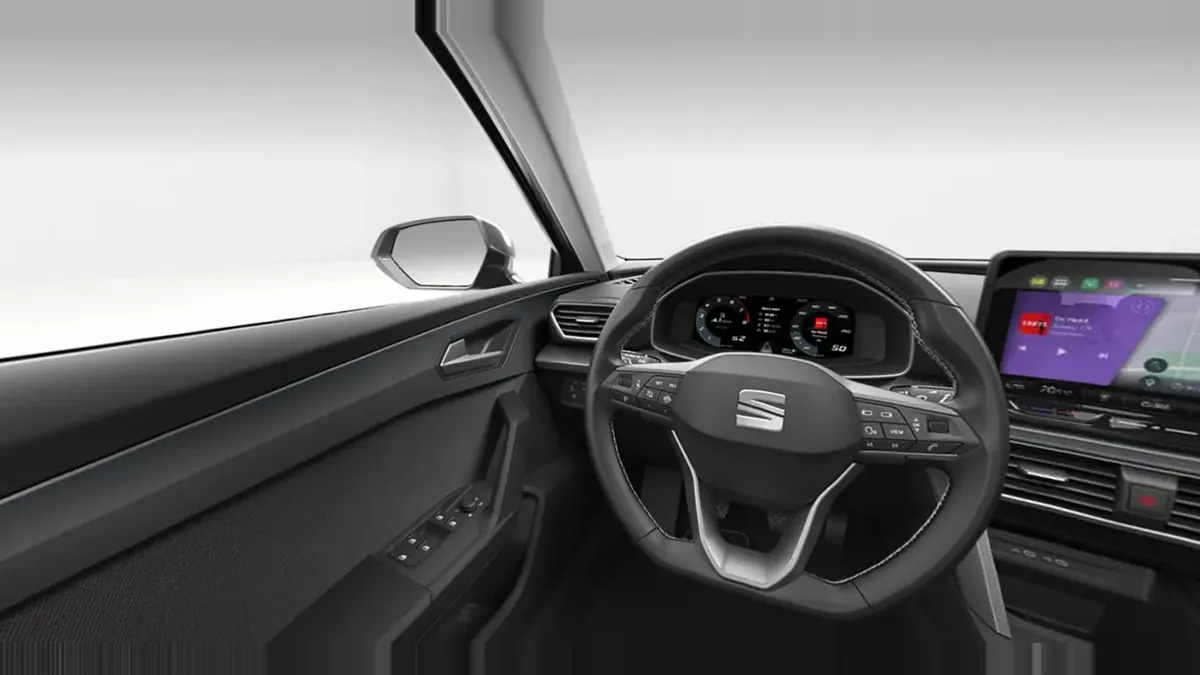 SEAT León 1.5 eTSI DSG-7 S&S Style XL en renting en Barcelona — vista 7