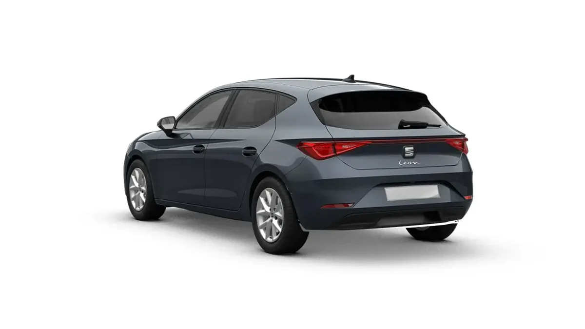 SEAT León 1.5 eTSI Style Fleet Pack en renting en Barcelona — Trasera