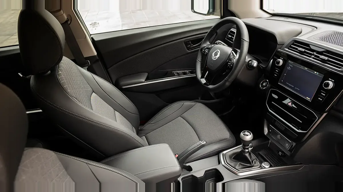 KGM Tívoli G15 Urban Plus 4x2 en renting en Barcelona — vista 9