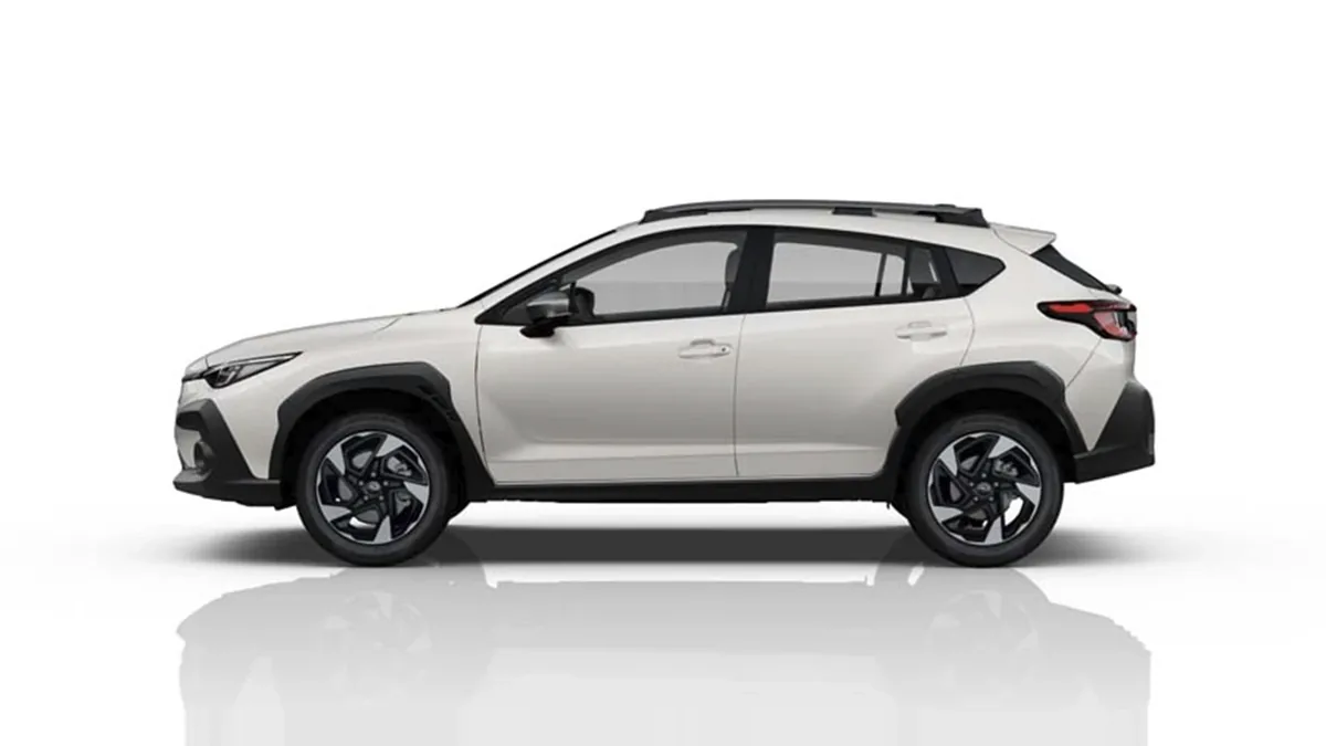 Subaru Crosstrek 2.0i Hybrid Field CVT en renting en Barcelona — Trasera