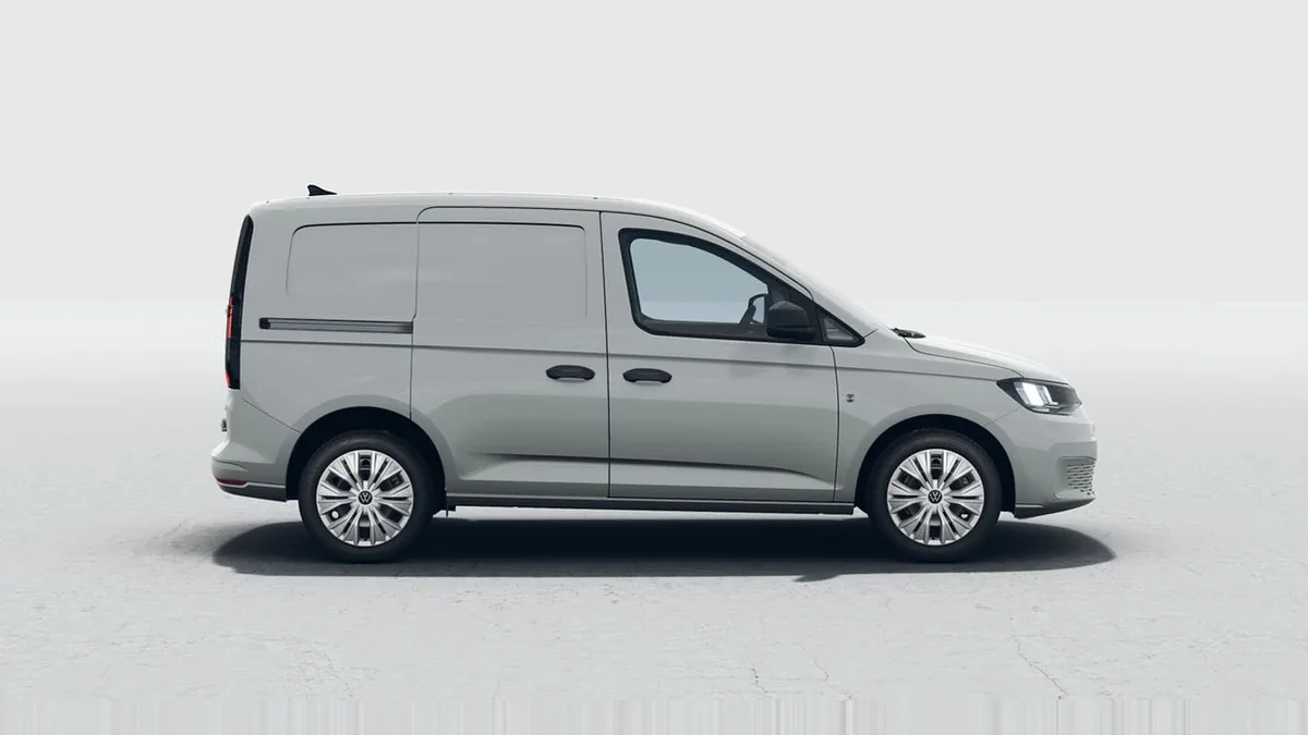 Volkswagen Caddy Cargo PHEV 1.5 TSI eHybrid en renting en Barcelona — vista 6