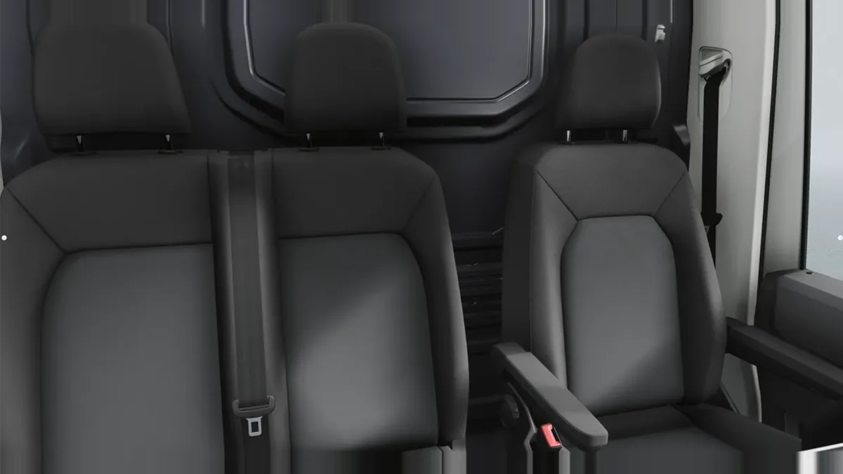 Volkswagen Crafter 35 Fresh Van BM L3 2.0 TDI FWD 103kW (140CV)  - ISOTERMO en renting en Barcelona — vista 7