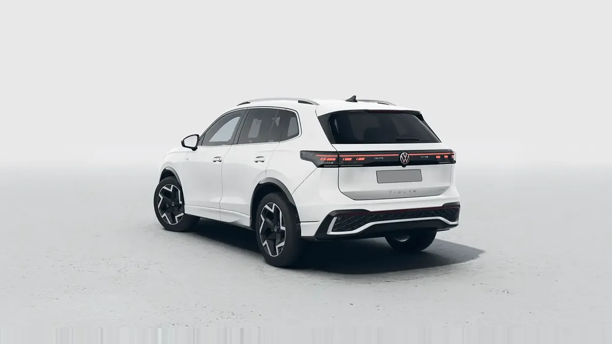 Volkswagen Tiguan R-Line 2.0 TDI 110kW DSG en renting en Barcelona — Interior